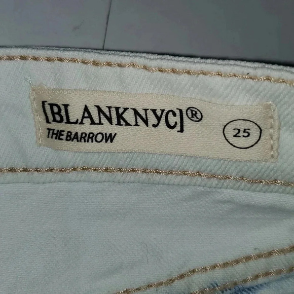 Blank NYC "The Barrow" Vintage High Rise Denim Shorts Manic Monday Sz 25 NWT - Picture 9 of 11